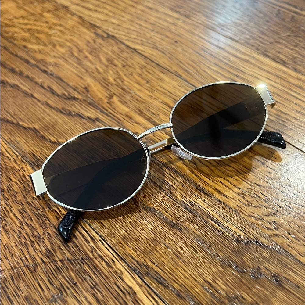 Stylish Gold Frame Oval Sunglasses with Brown Lenses